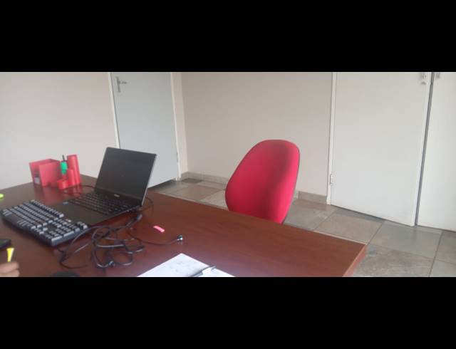380M² OFFICE FOR SALE IN FLAMWOOD